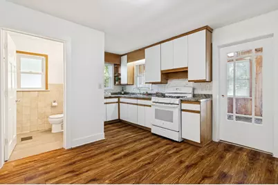 392 W Exchange Street, Crete, IL 60417 - Photo 6
