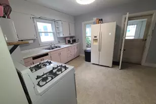513 Crawford Ave, Dixon, IL 61021 - Photo 6