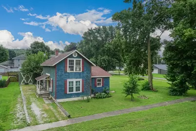 300 N Bogardus Street, Elkhart, IL 62634 - Photo 1