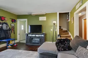 300 N Bogardus St, Elkhart, IL 62634 - Photo 6