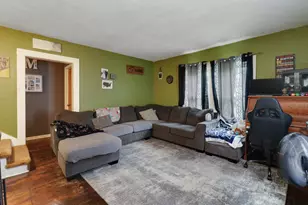 300 N Bogardus St, Elkhart, IL 62634 - Photo 4