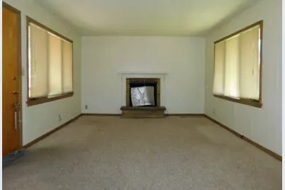 505 Fairview Boulevard, Rockford, IL 61107 - Photo 6