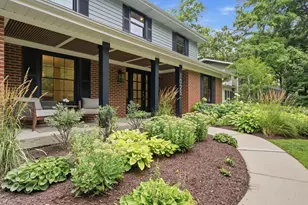1025 Elizabeth Ave, Naperville, IL 60540 - Photo 2