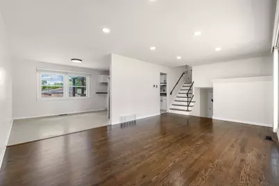 146 Pleasant Drive, Chicago Heights, IL 60411 - Photo 4