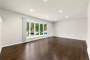 146 Pleasant Dr, Chicago Heights, IL 60411 - Photo 2