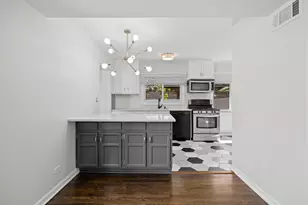 2207 Crawford Ave, Evanston, IL 60201 - Photo 10