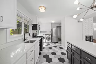 2207 Crawford Ave, Evanston, IL 60201 - Photo 8