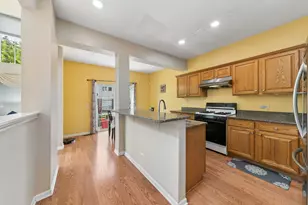 122 Bay Dr, Itasca, IL 60143 - Photo 4