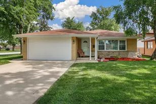 800 E 169th Pl, South Holland, IL 60473 - Photo 2