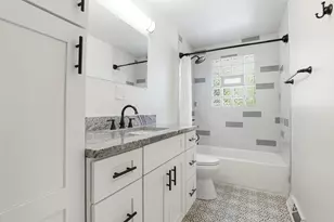 800 E 169th Pl, South Holland, IL 60473 - Photo 14