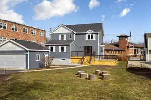 606 S York St, Elmhurst, IL 60126 - Photo 2