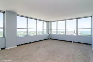 655 W Irving Park Rd, Chicago, IL 60613 - Photo 4