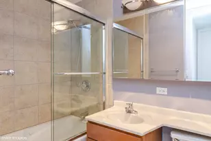 655 W Irving Park Rd, Chicago, IL 60613 - Photo 22