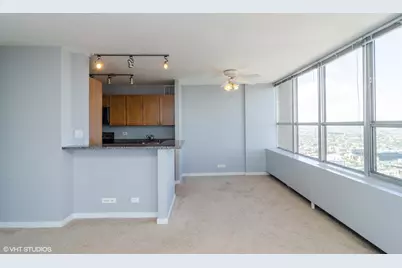 655 W Irving Park Road #4916, Chicago, IL 60613 - Photo 12