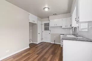 2115 N Mobile Ave, Chicago, IL 60639 - Photo 12