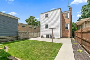 2115 N Mobile Ave, Chicago, IL 60639 - Photo 2