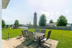 412 Sunset Dr, Colfax, IL 61728 - Photo 32
