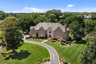28063 Gray Barn Ln, Lake Barrington, IL 60010 - Photo 2