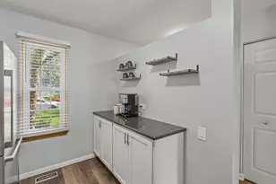 343 Cane Garden Cir, Aurora, IL 60504 - Photo 6