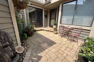 398 White Oak Ln, Lake Barrington, IL 60010 - Photo 4