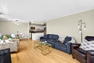 1355 N Sandburg Terrace, Chicago, IL 60610 - Photo 8