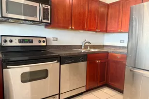 655 W Irving Park Rd, Chicago, IL 60613 - Photo 12