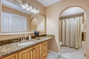 7642 W 92nd Pl, Hickory Hills, IL 60457 - Photo 8