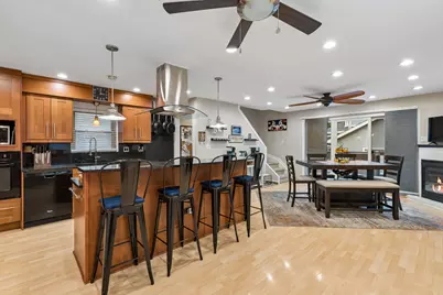 6039 W Montrose Avenue, Chicago, IL 60634 - Photo 12