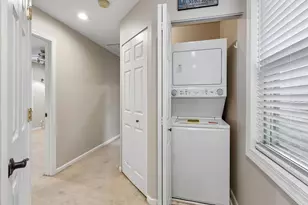 6039 W Montrose Ave, Chicago, IL 60634 - Photo 16
