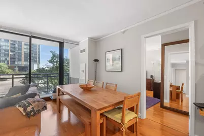 201 N Westshore Drive #604, Chicago, IL 60601 - Photo 4
