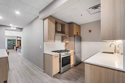 201 N Westshore Drive #604, Chicago, IL 60601 - Photo 26