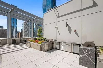 201 N Westshore Drive #604, Chicago, IL 60601 - Photo 20