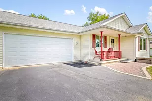 117 Pembroke Rd SW, Poplar Grove, IL 61065 - Photo 4
