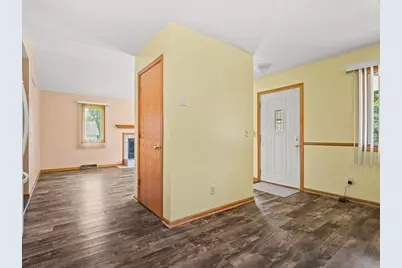 117 Pembroke Road SW, Poplar Grove, IL 61065 - Photo 10