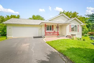 117 Pembroke Rd SW, Poplar Grove, IL 61065 - Photo 2