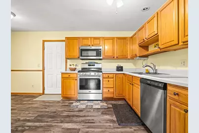 117 Pembroke Road SW, Poplar Grove, IL 61065 - Photo 8