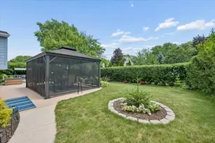 4017 Carousel Dr, Northbrook, IL 60062 - Photo 26