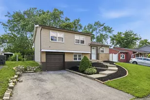 17690 Hillcrest Dr, Country Club Hills, IL 60478 - Photo 2