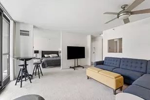10 E Ontario St, Chicago, IL 60611 - Photo 8