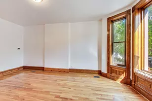 1138 W Addison St, Chicago, IL 60613 - Photo 2