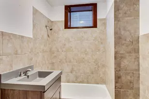 1138 W Addison St, Chicago, IL 60613 - Photo 16