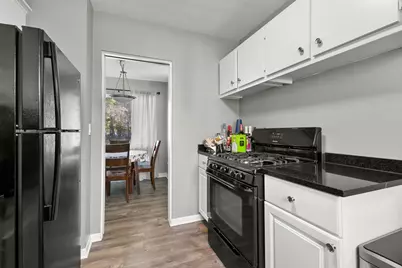 223 S West Street, Naperville, IL 60540 - Photo 8