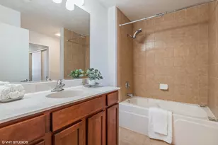 647 Metropolitan Way, Des Plaines, IL 60016 - Photo 10
