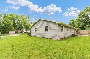 2009 Crescent Dr, Champaign, IL 61821 - Photo 28