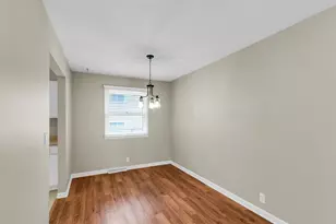 2009 Crescent Dr, Champaign, IL 61821 - Photo 16