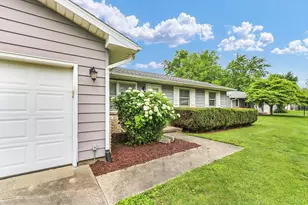 2009 Crescent Dr, Champaign, IL 61821 - Photo 10