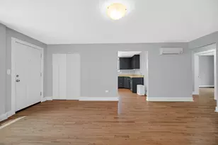 2620 W Foster Ave, Chicago, IL 60625 - Photo 6