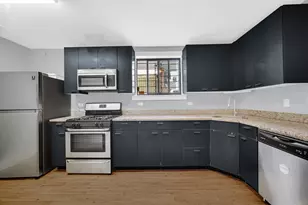 2620 W Foster Ave, Chicago, IL 60625 - Photo 10