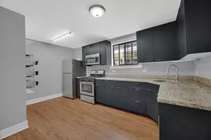 2620 W Foster Ave, Chicago, IL 60625 - Photo 12