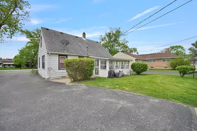 7022 W 114th Place, Worth, IL 60482 - Photo 2